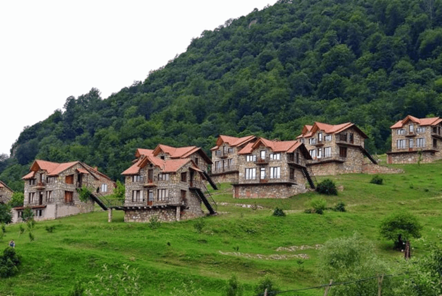 - HOTELS IN REGIONS YENOKAVAN /IJEVAN ``APAGA RESORT``